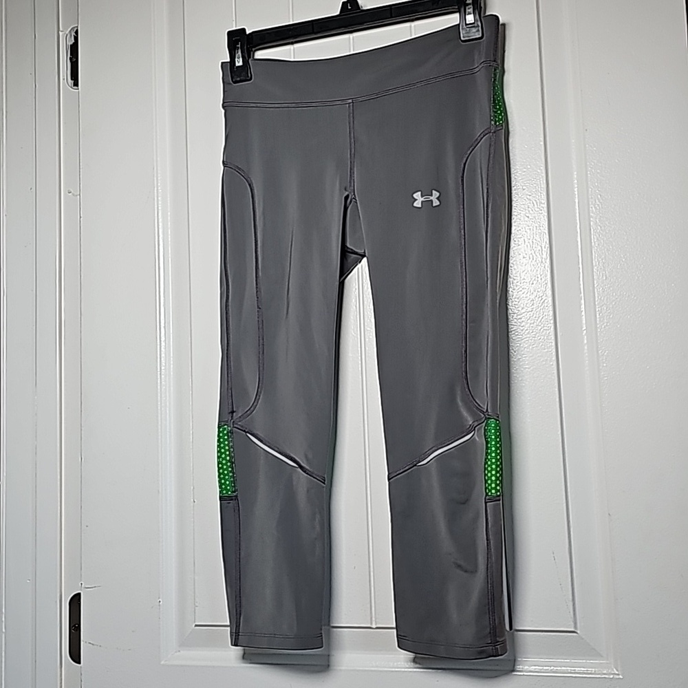 Under Armour sz sm heat gear compression run capris